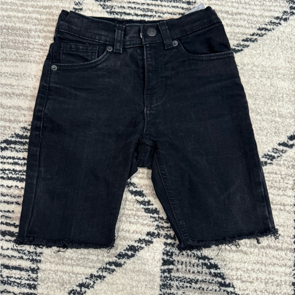 New boys Levi’s black Jean shorts size 7x
